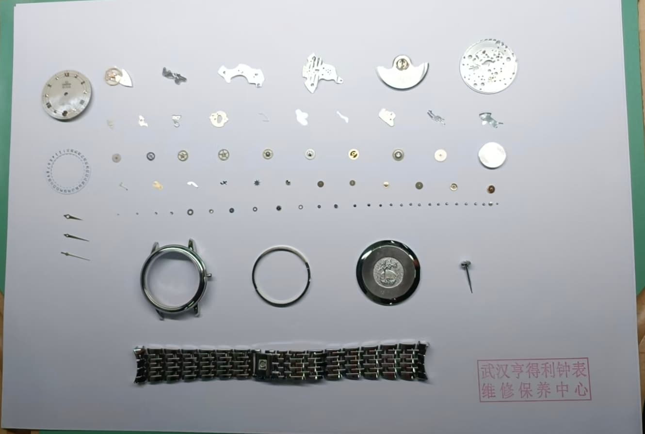 2026.9.4 武昌区顾客欧米茄贝母盘机械表进水停走检修保养